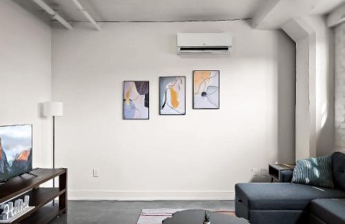 Warehouse District Apartamento | CozySuites NLG - Modern 2BR condo #11