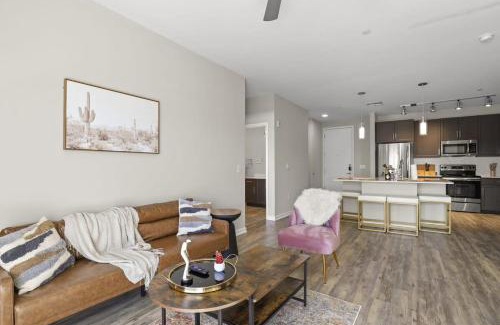 Camelback East Apartamento | Cozysuites Paradise under the palms with Pool! 21