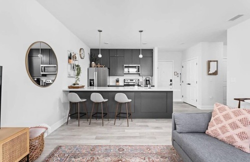 Meridian-Kessler Apartamento | CozySuites Spacious 2BR at Meridian Kessler