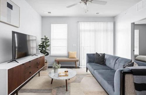 Indianapolis Apartamento | CozySuites Stunning 4BR next to Whole Foods