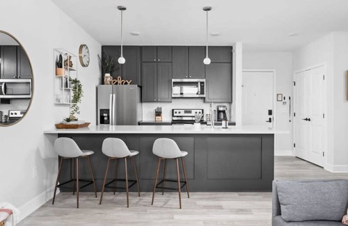 Meridian-Kessler Apartamento | Cozysuites Stylish 2BR at Meridian Kessler
