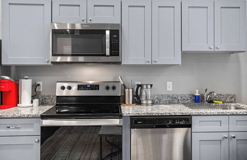 Cultural District Apartamento | CozySuites Trendy 1BR in Downtown Pitts #6