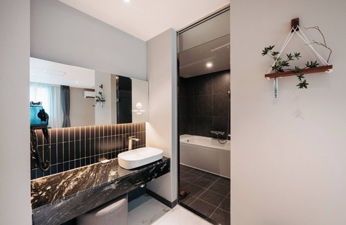 Busanjin Hotel | CozyTree Hotel