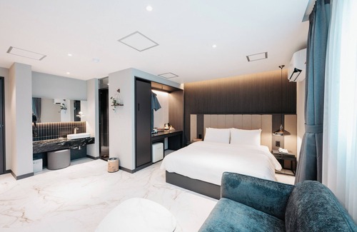 Busanjin Hotel | CozyTree Hotel