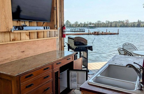Cordele Casa | Cozzy Cottage/mobile home on the water @ Lake Balckshear