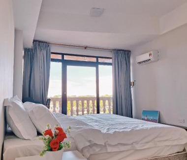 Kampung Surabaya Apartamento | Cozzzy hut Riverbank Suites Kuching with spectacular River view