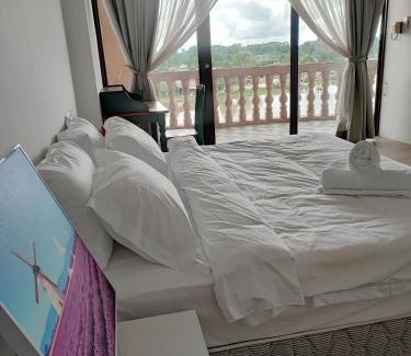 Kampung Surabaya Apartamento | Cozzzy hut Riverbank Suites Kuching with spectacular River view
