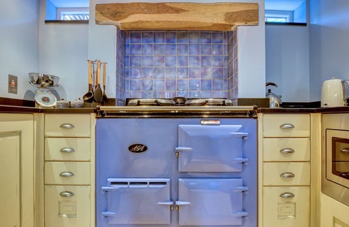 Sandsend Cabaña | CRAB COTTAGE, pet friendly, character holiday cottage in Sandsend