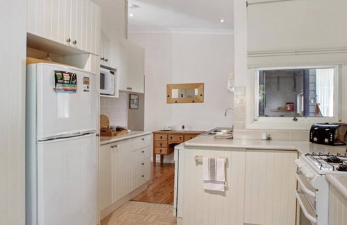 Wentworth Falls Casa | Crabapple Southside Mountain Cottage Pet Friendly