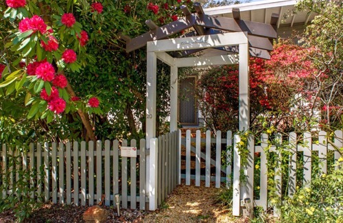 Wentworth Falls Casa | Crabapple Southside Mountain Cottage Pet Friendly