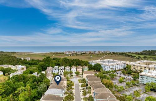Palmetto Dunes Casa | Crabline Getaway by AvantStay Private Pool Hot Tub Easy Beach Access