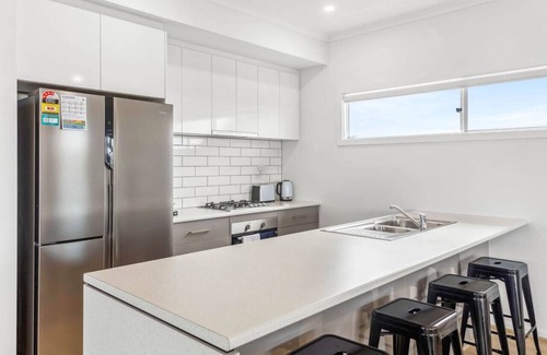 McCracken Casa | Cracken Views Contemporary oasis in Victor Harbor