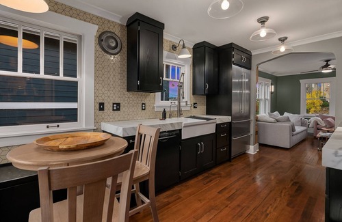 North Queen Anne Casa | Craftsman Charm & Stunning Views: Your Queen Anne Remodeled Getaway