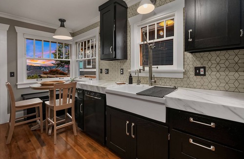North Queen Anne Casa | Craftsman Charm & Stunning Views: Your Queen Anne Remodeled Getaway
