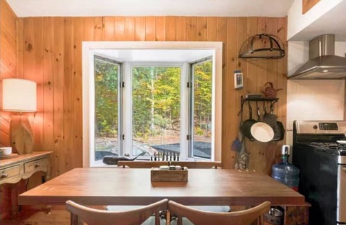 Newfane Casa | Craftsman woodland Cabin. Privacy meets Luxury.