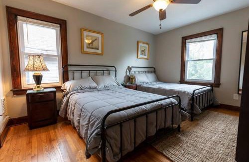 Crafton Casa | Craftsmen Charmer with Easy City & Airport Access