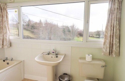 Underbarrow Casa | CRAG VIEW, family friendly, with open fire in Underbarrow