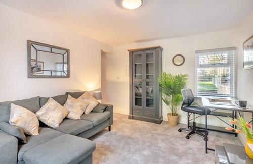 Marsham Casa | Craig Cottage - Three Bedroom House, Sleeps 5