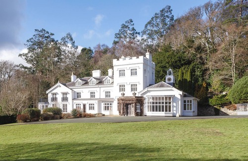 Bangor Cabaña | CRAIG Y DON, family friendly, luxury holiday cottage in Llandegfan