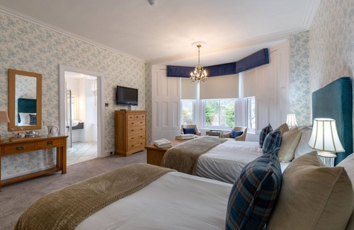 Pitlochry Casa | Craigroyston House & Lodge