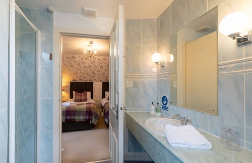 Pitlochry Casa | Craigroyston House & Lodge