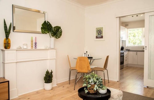 Millswood Casa | Cranbrook Courtyard A Sunny City fringe Retreat