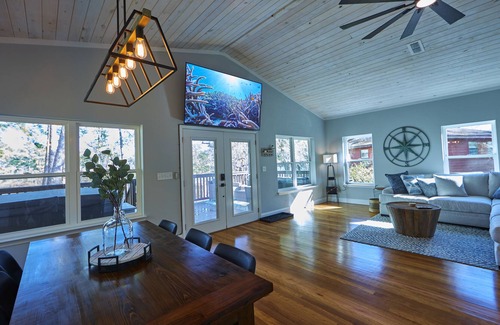 Old Town Casa | Crane's Landing- Riverfront property. Close to multiple springs