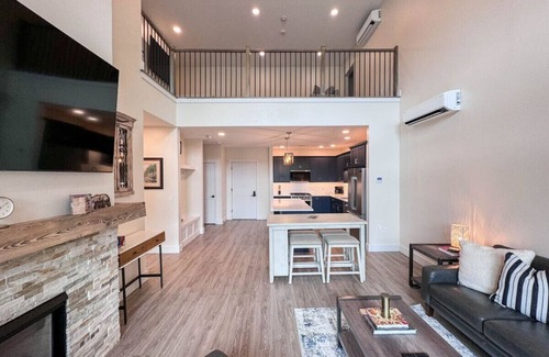 North Conway Condominio | Cranmore Escape | Modern, Walk to Town, Pool!