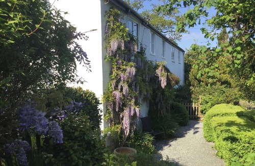 Loddiswell Cabaña | CRANNACOMBE FARMHOUSE, pet friendly, with open fire in Loddiswell