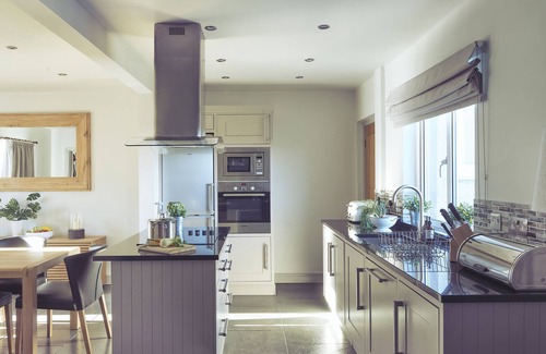 Craster Cabaña | CRASTER REACH, family friendly, luxury holiday cottage in Craster