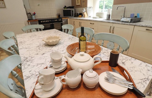 Dunstan Cabaña | CRASTER TOWER PENTHOUSE, pet friendly, with open fire in Craster