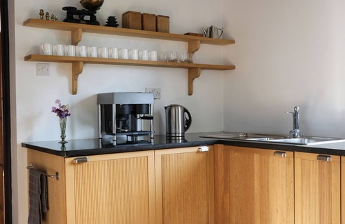 Driffield Cabaña | CRAVEN COTTAGE, family friendly, with open fire in Bridlington