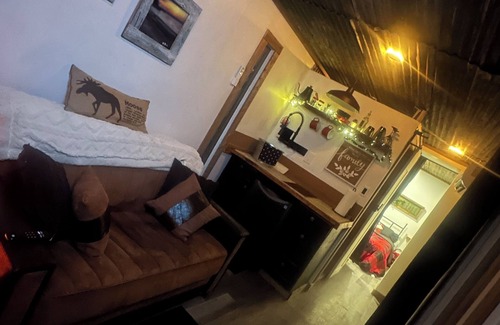 Innisfil Casa | Crazy Farm C-Can Chalet