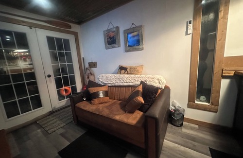 Innisfil Casa | Crazy Farm C-Can Chalet