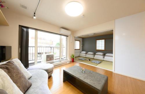 Kita Ward Apartamento | Crea House