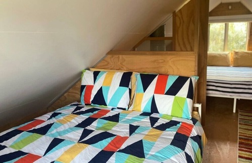 Whangaparapara Harbour Cabina | Creature comfort off the beaten track, Whangaparapara