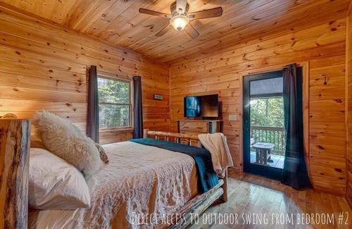 Morganton Cabina | Create Memories! Near Blue Ridge Lake*Hot Tub*Game Room*Firepit