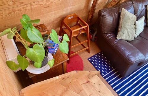 Coleraine Cabaña | Creative Art cottage in unique timber Studio