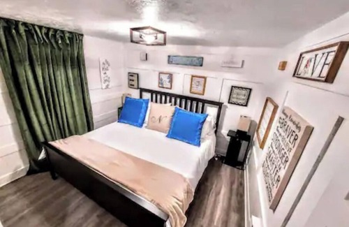 South Salt Lake Chalet De Esquí | Creative Chalet - 3 King Beds! 4 rooms! Gig Wifi⚡️