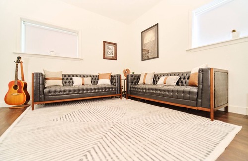 Smithville Apartamento | Creative Oasis Near Austin — Full Recording Studio + 2 Indoor Tour Bus Bays