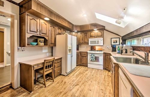 Rohrerstown Apartamento | Creek Access & Deck: ‘Runningwater’ Lancaster Gem