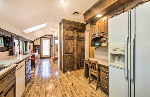 Rohrerstown Apartamento | Creek Access & Deck: ‘Runningwater’ Lancaster Gem
