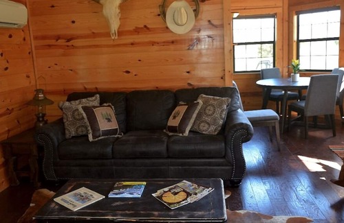 Pine Ridge Casa | CREEK BEND CABINS ARE IN MENA, AR, MANY TRAILS ACCESSIBLE FROM THE PROPERTY!!