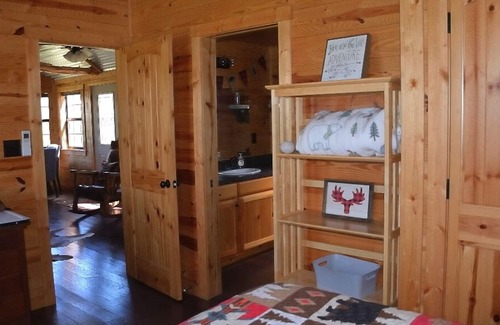 Pine Ridge Casa | CREEK BEND CABINS ARE IN MENA, AR, MANY TRAILS ACCESSIBLE FROM THE PROPERTY!!
