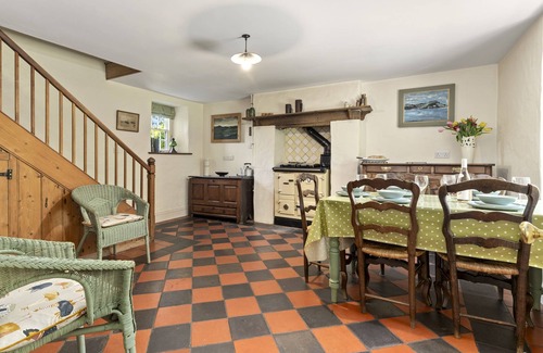 Cosheston Cabaña | Creek Cottage - a cottage that sleeps 5 guests in 3 bedrooms