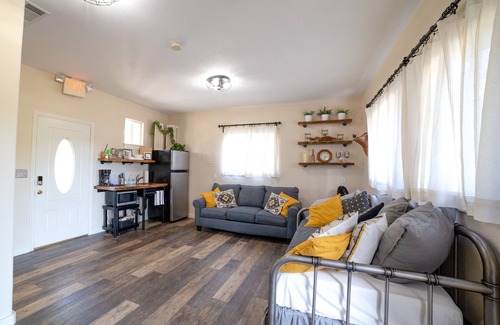 Salado Cabina | Creek Front Cabin in heart of Salado