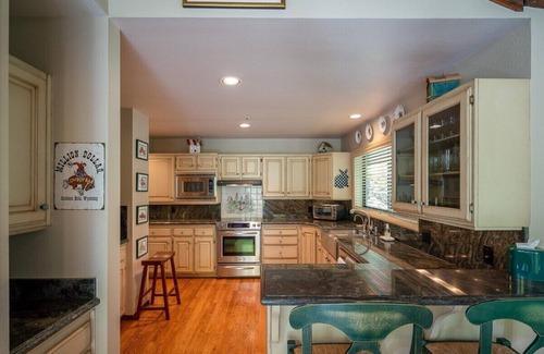 Warm Springs Casa | Creek Front Duplex | Close to Lifts with Hot Tub