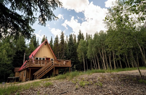 Black Hawk Casa | Creek Front Mountain Chalet close to Ski Resorts!