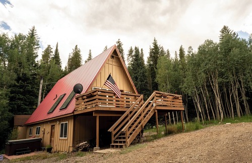 Black Hawk Casa | Creek Front Mountain Chalet close to Ski Resorts!