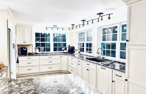 Jersey Shore Casa | Creek Front/Rail Trail - Pine Creek Manor House